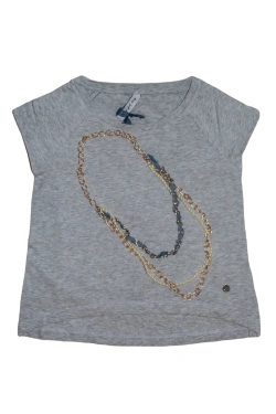 T-shirt with accessories