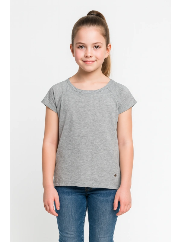T-shirt with accessories