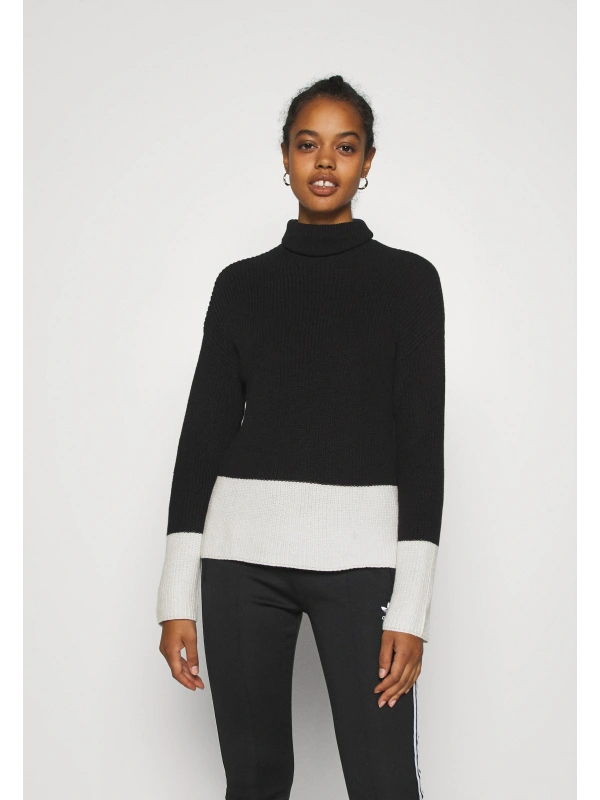 TURTLE NECK COLOR BLOCK