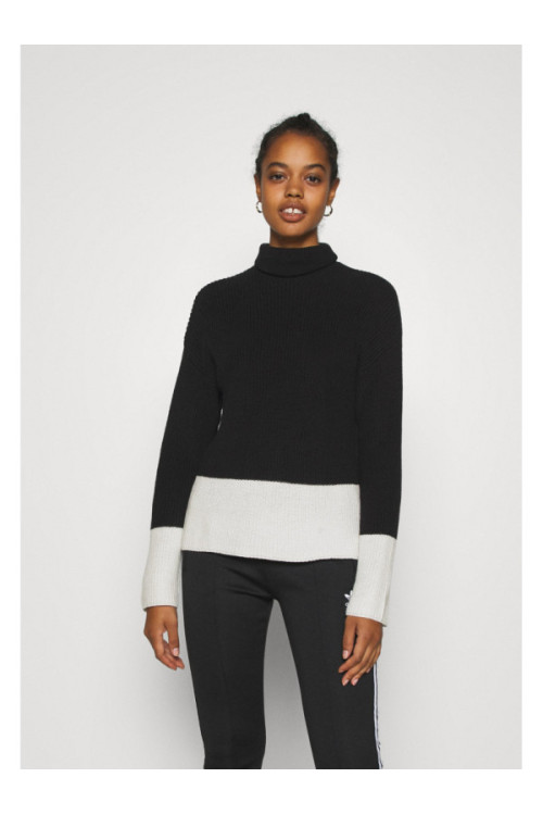 TURTLE NECK COLOR BLOCK