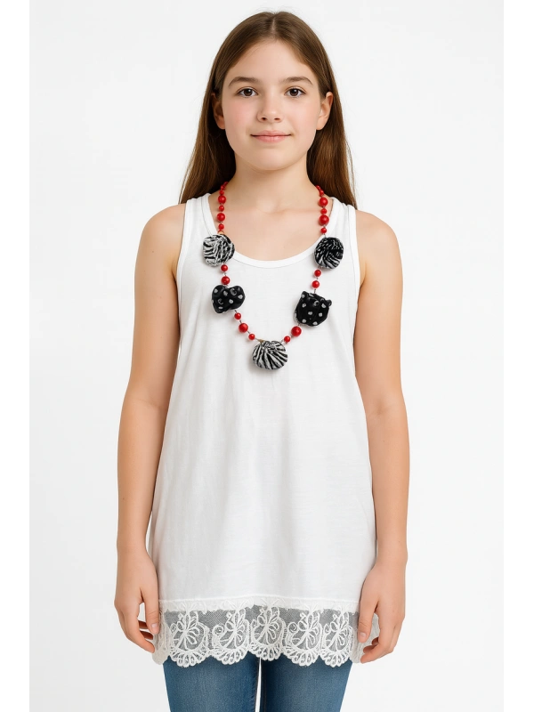 T-shirt with accessories