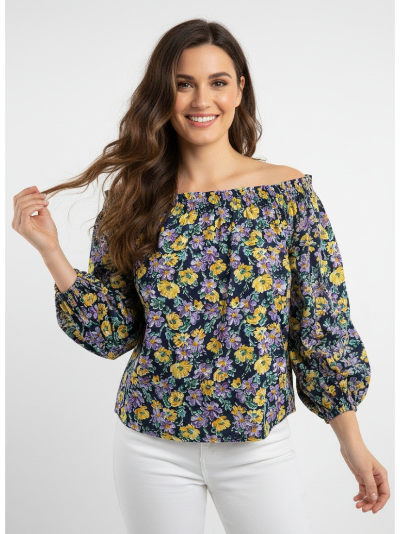 Long-sleeved top