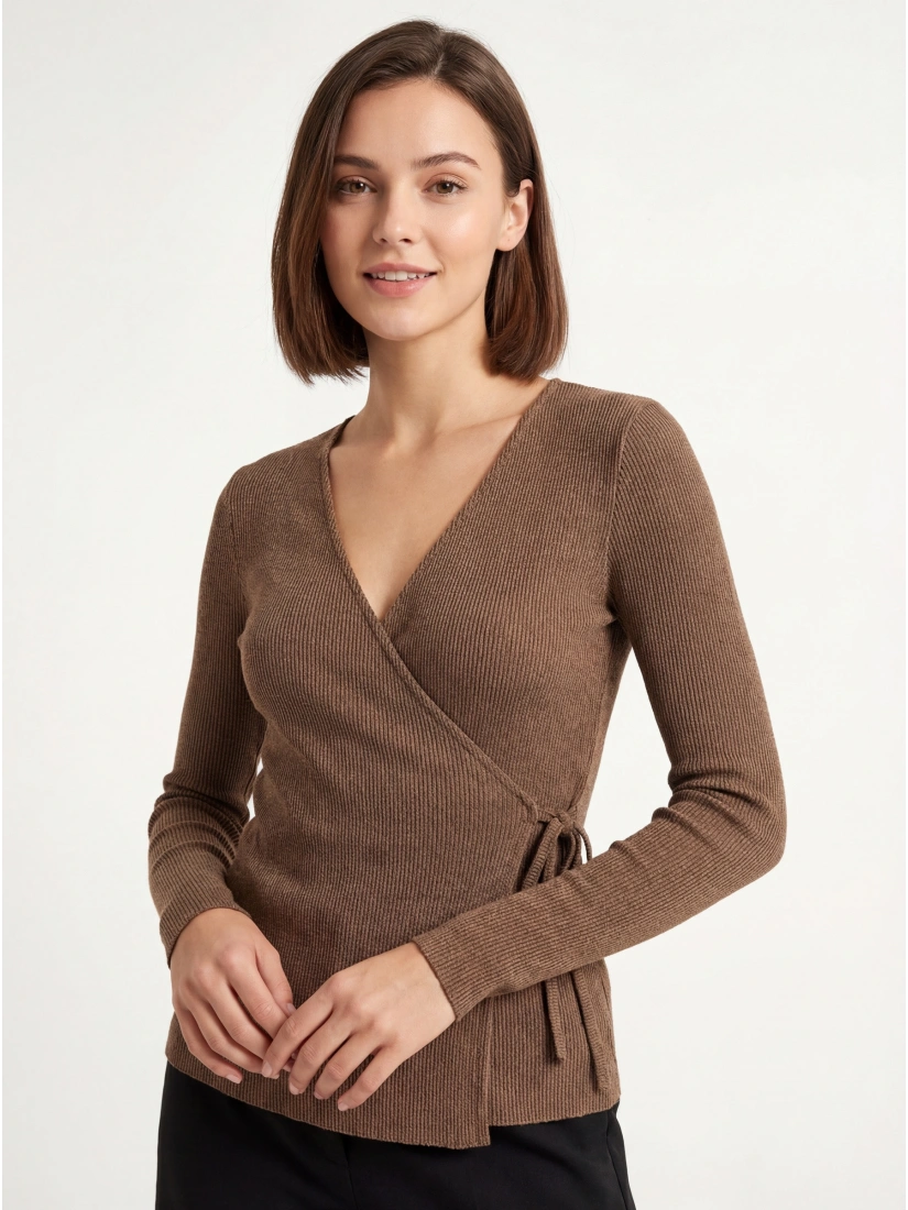 Long-sleeved top