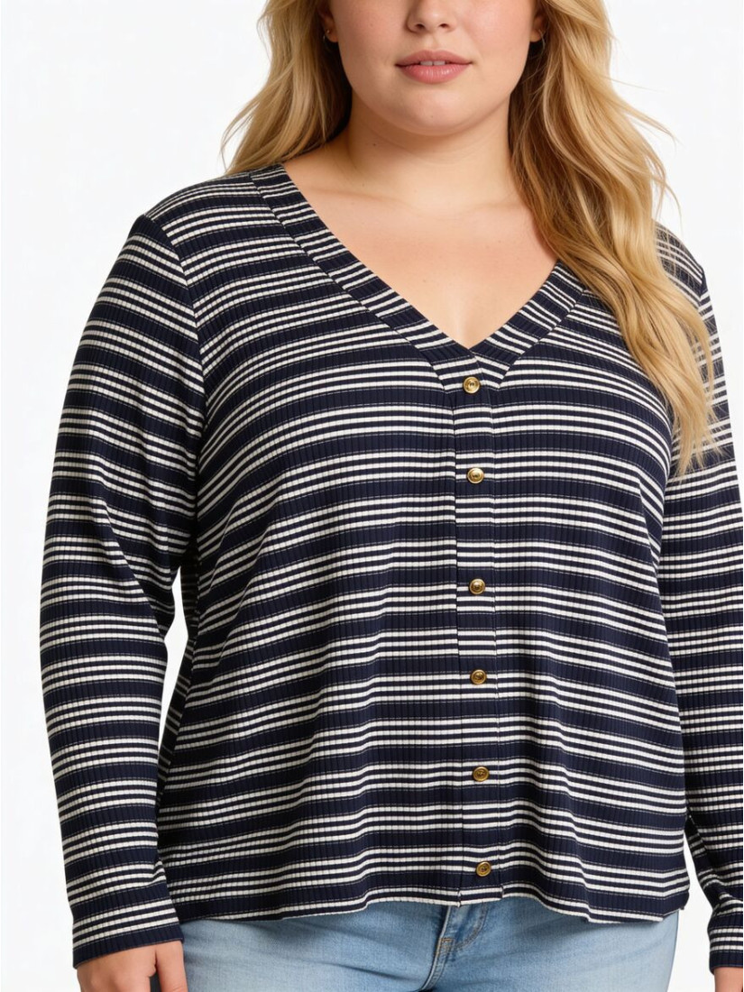 Long-sleeved top