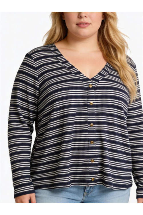 Long-sleeved top