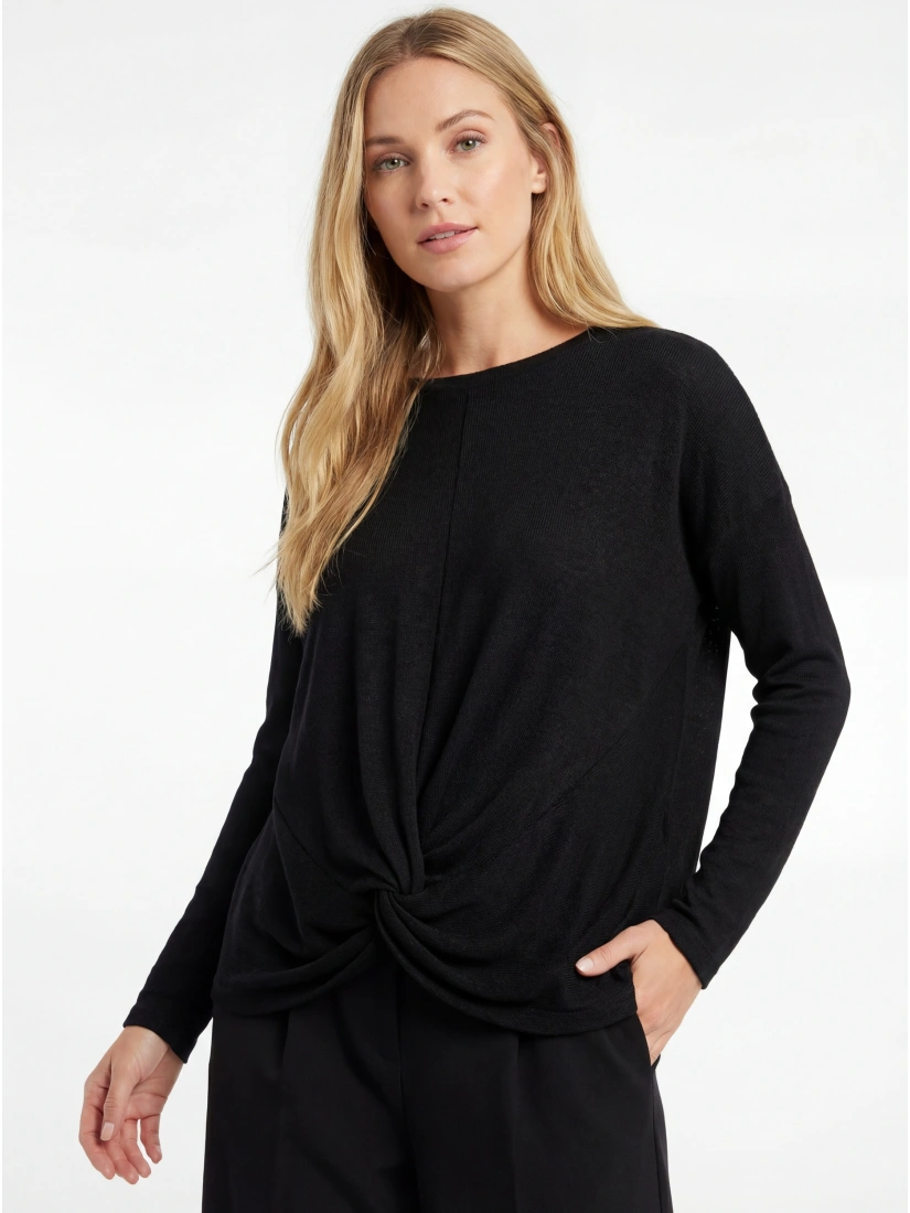 Long-sleeved top