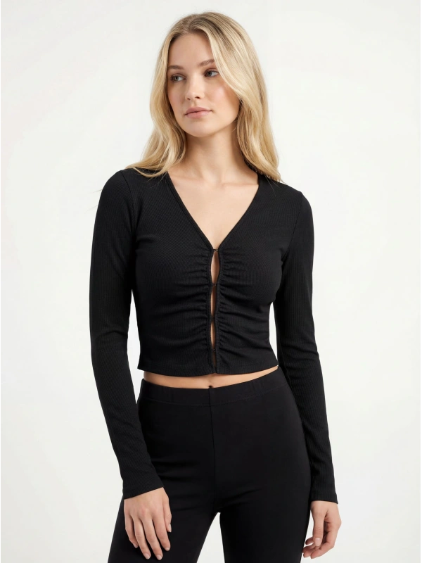 Long-sleeved top