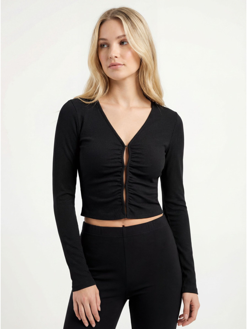 Long-sleeved top