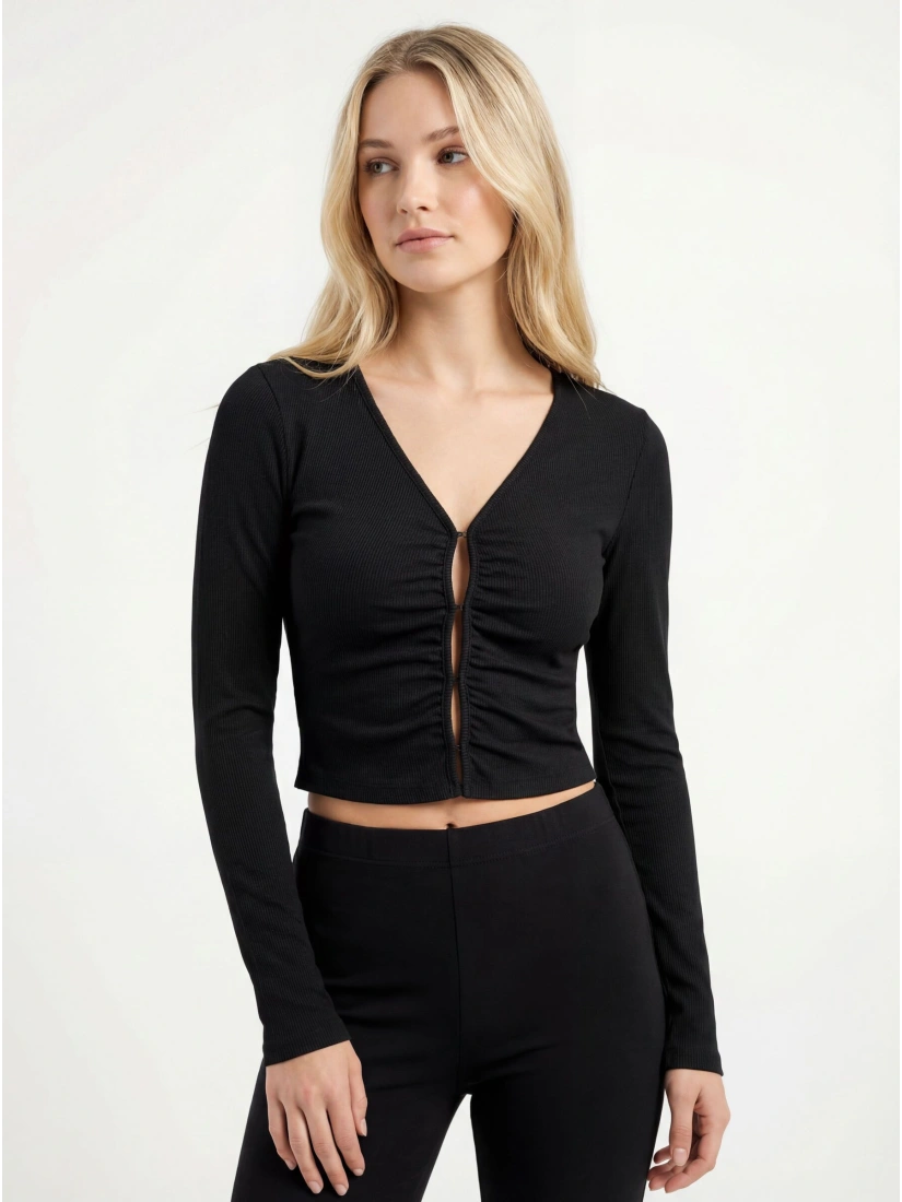 Long-sleeved top