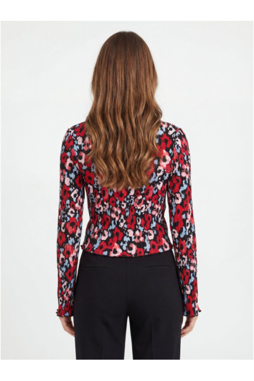 Long-sleeved top