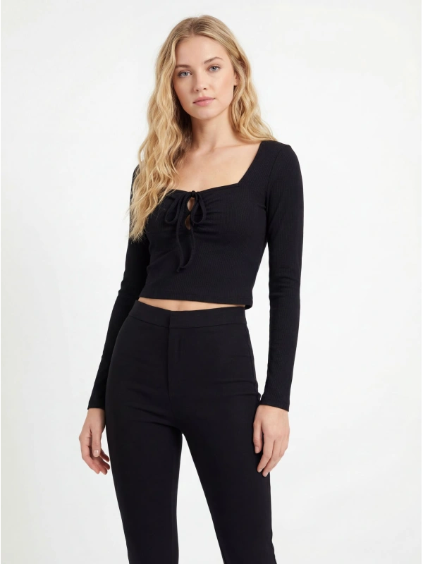 Long-sleeved top