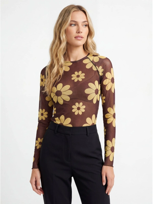 Long-sleeved top