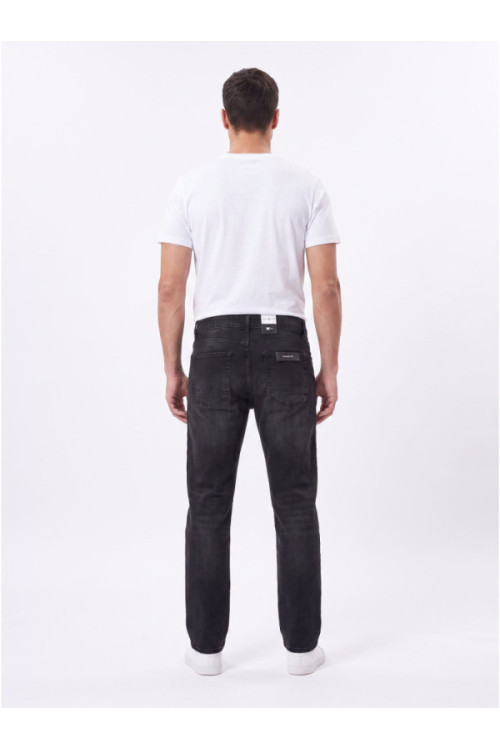 straight fit Men's jeans