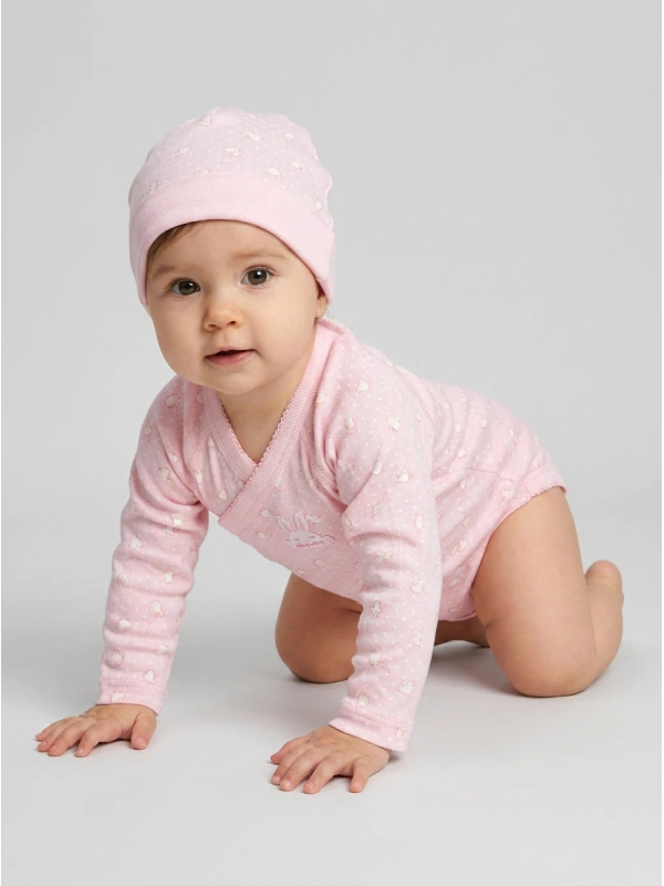 baby t-shirt with hat
